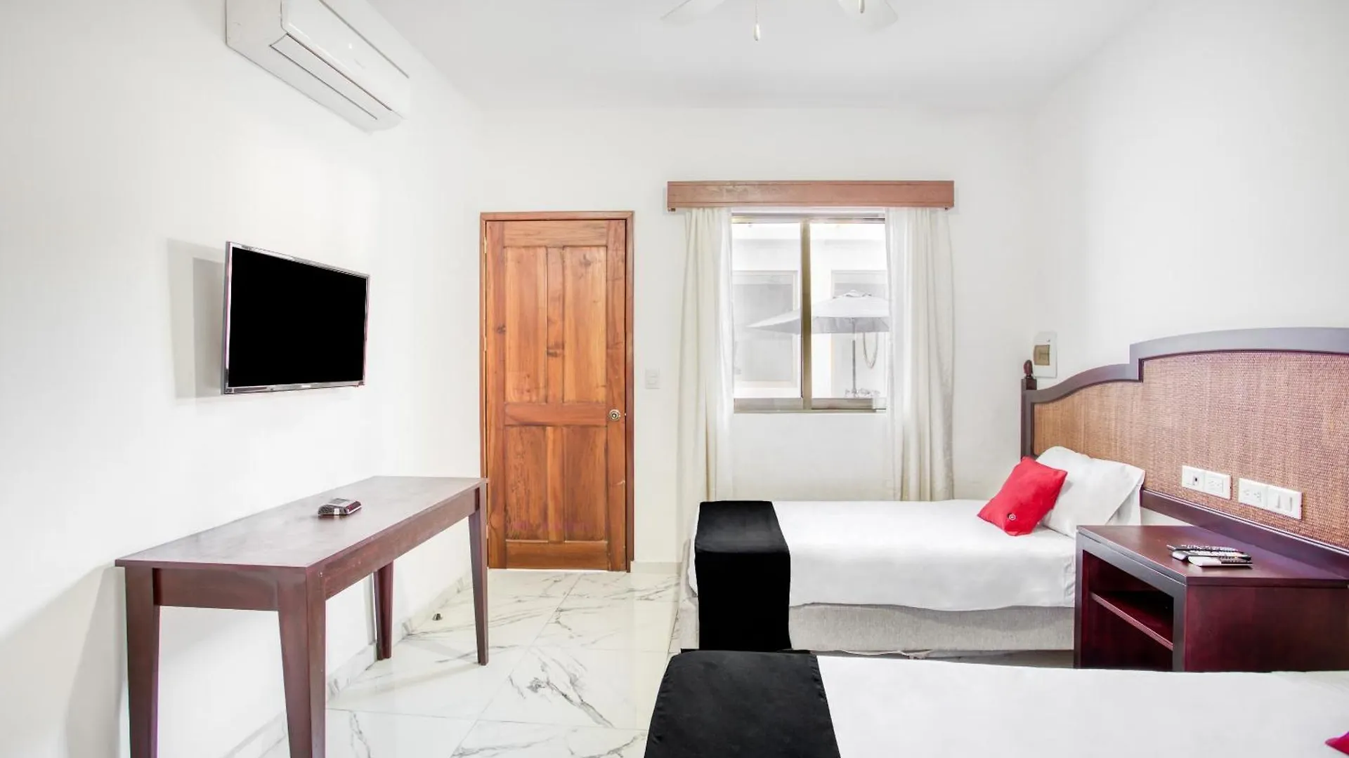 Capital O Hotel Yukon Playa del Carmen