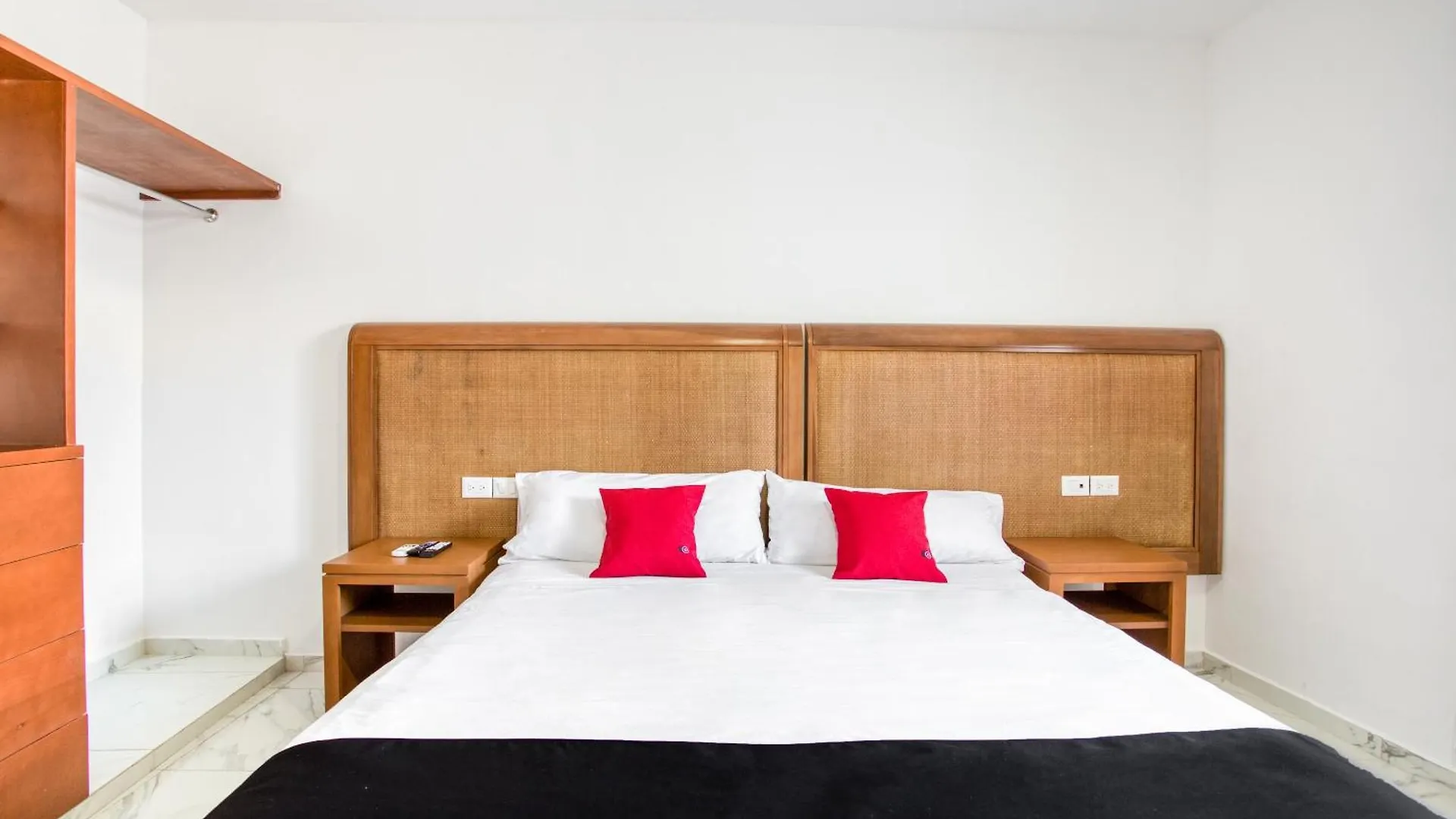 Capital O Hotel Yukon Playa del Carmen