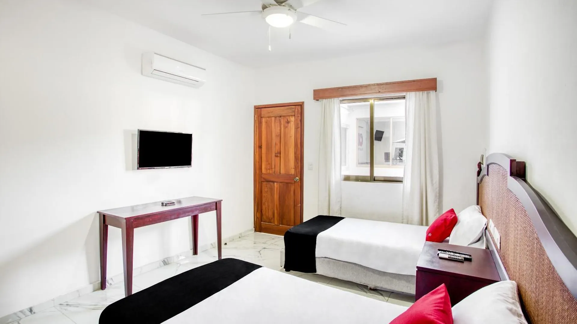Capital O Hotel Yukon Playa del Carmen